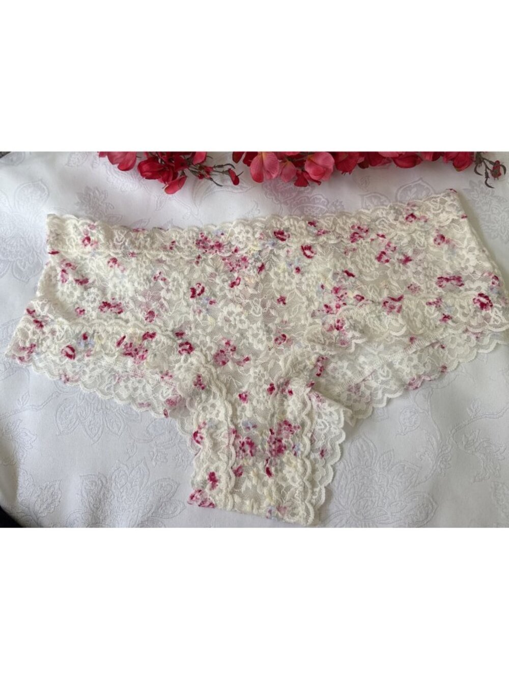 VICTORIA'S SECRET XL CREAM PINK FLORAL LACE CHEEKY SUMMER PANTIES NWT